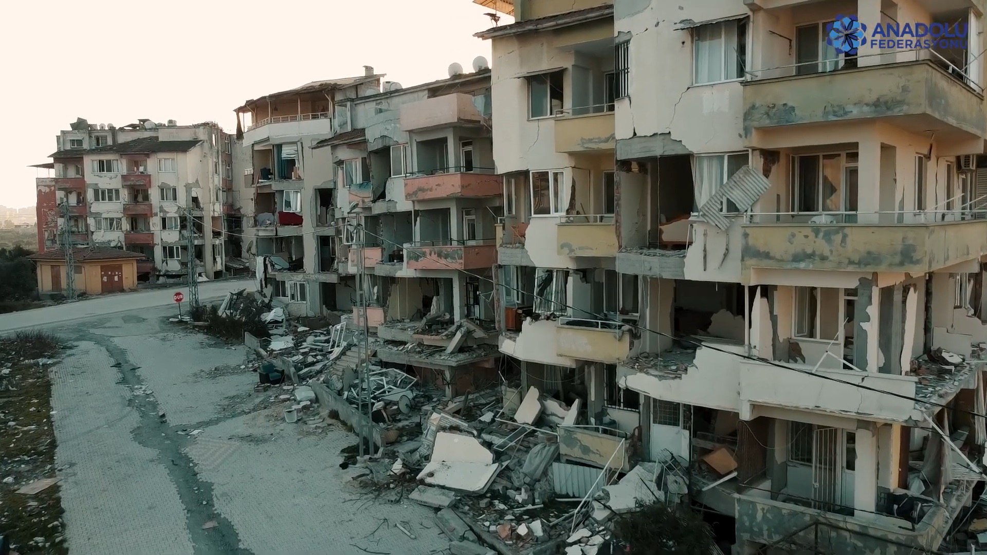 Depremin üzerinden günler geçse de bizler hala ilk günden beri sahada çalışıyoruz!