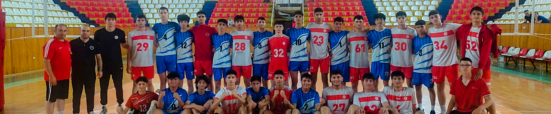 İstikrar Eğitim Gençlik ve Spor Kulübü Küçük Erkek Voleybol Takımı Türkiye Finallerinde