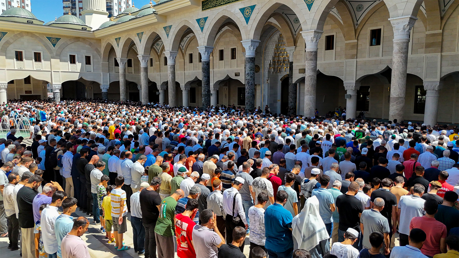 Gaziantep Millet Cami'nde Gıyabi Cenaze Namazı Kılındı