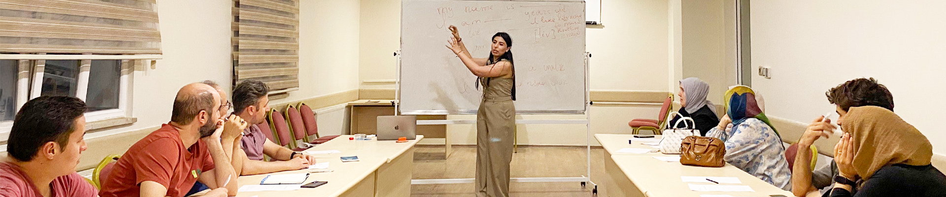 نادي اللغة الإنجليزية تم تأسيسه من قبل متطوعي ESC