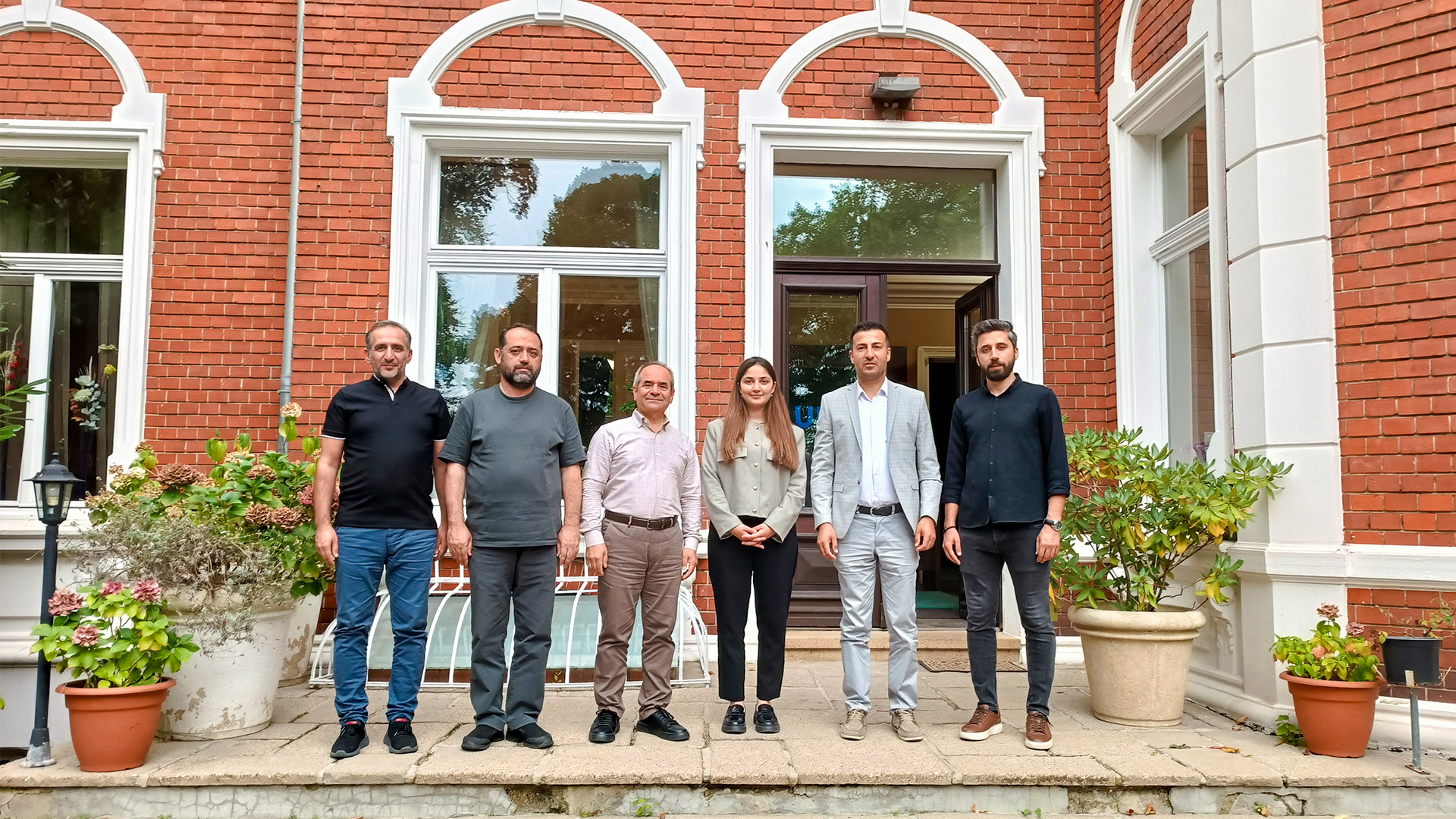 Visit to the International Democracy Union (UID)