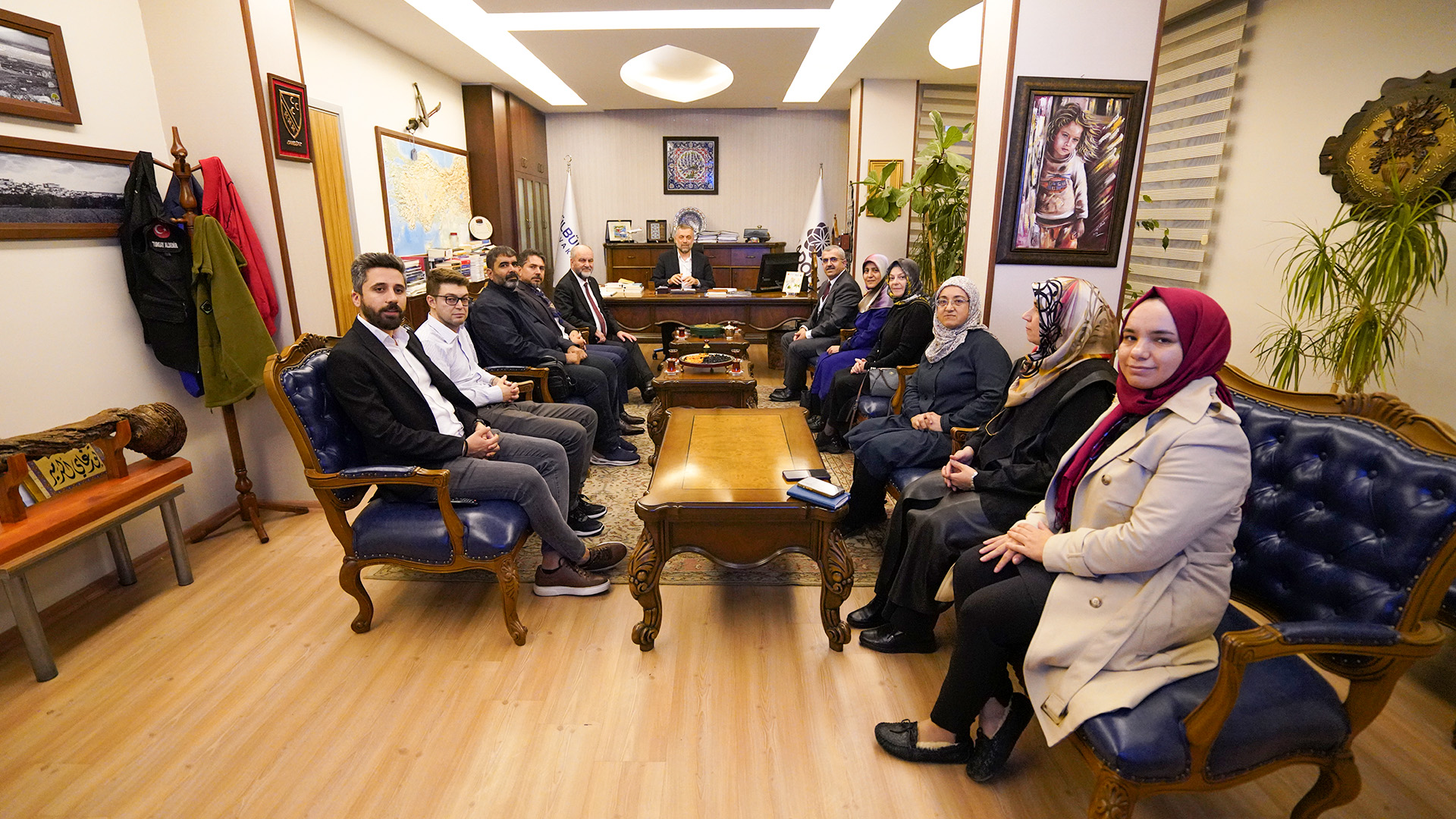 T.C. Dışişleri Bakanlığı Şam Büyükelçisi Burhan Köroğlu'ndan Vakfımıza Ziyaret T.C. Dışişleri Bakanlığı Şam Büyükelçisi Burhan Köroğlu'ndan Vakfımıza Ziyaret