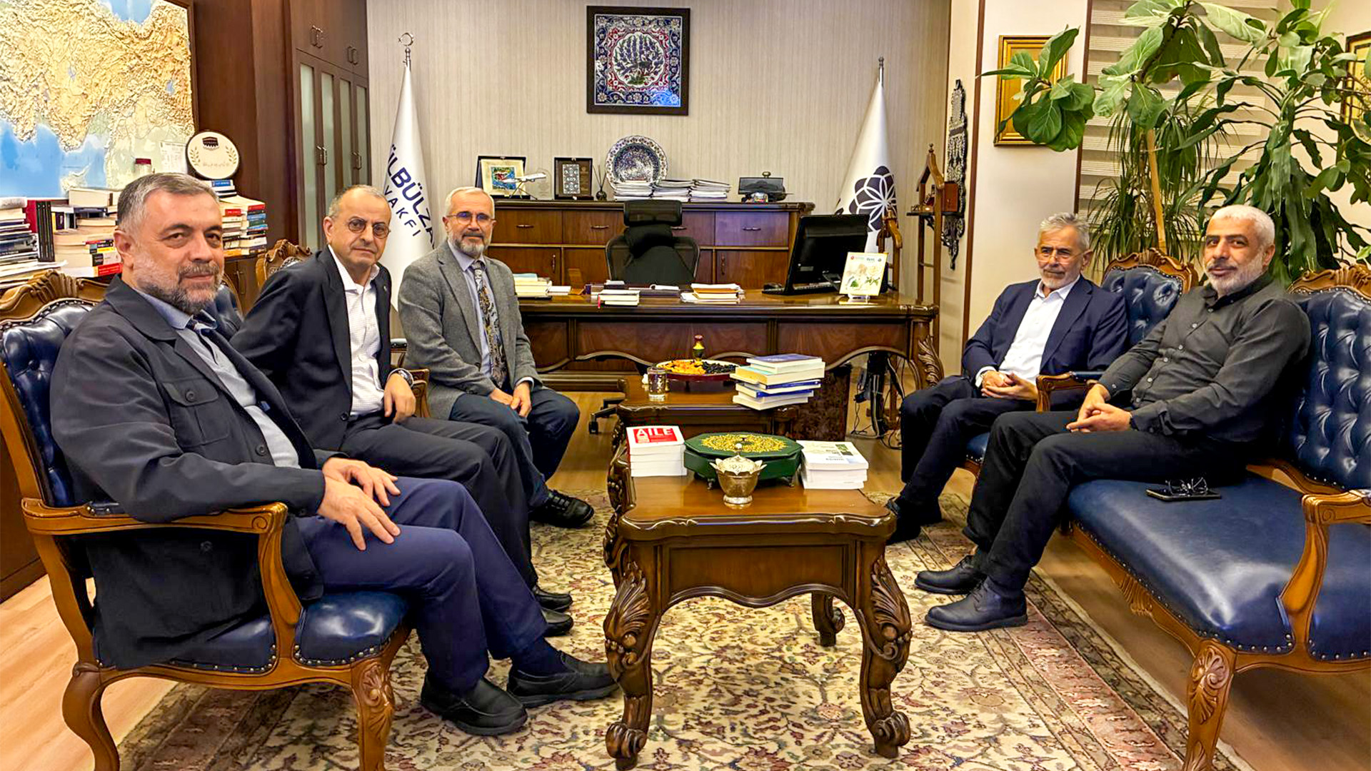 Gazeteci-Yazarlardan Vakfımıza Ziyaret Gazeteci-Yazarlardan Vakfımıza Ziyaret